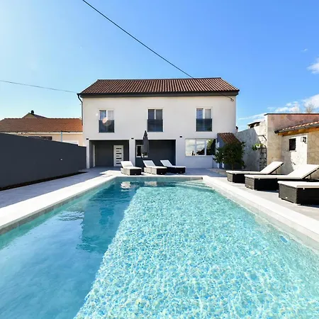 Villa Holiday With Pool - Prkos, Zadar Region
