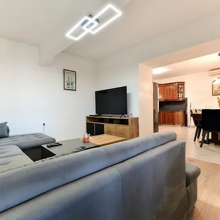 Holiday With Pool - Prkos, Zadar Region Villa