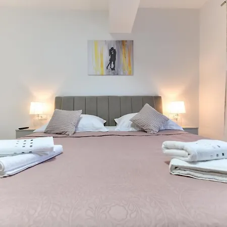 Holiday With Pool - Prkos, Zadar Region Villa