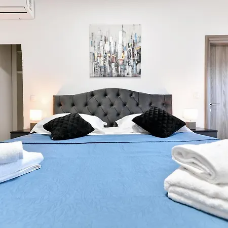 Holiday With Pool - Prkos, Zadar Region