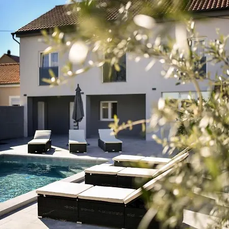 Holiday With Pool - Prkos, Zadar Region *