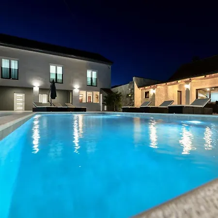 Villa Holiday With Pool - Prkos, Zadar Region *