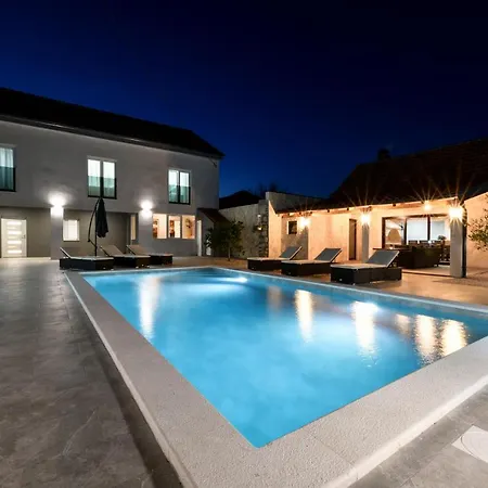 Villa Holiday With Pool - Prkos, Zadar Region Prkos
