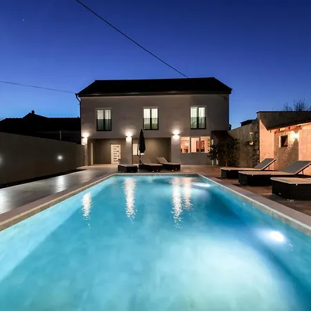 Holiday With Pool - Prkos, Zadar Region Villa *
