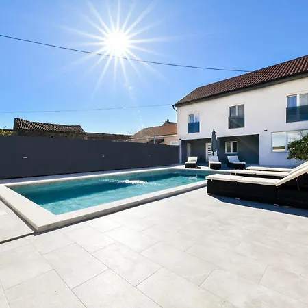Holiday With Pool - Prkos, Zadar Region Villa *